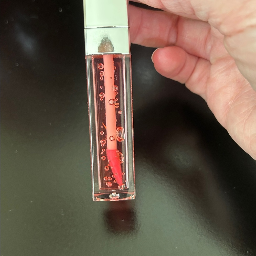 Mocallure Hello Kitty Lip Gloss and Lip Balm Gloss Set - Pink Set of 2 - Picture 6 of 10